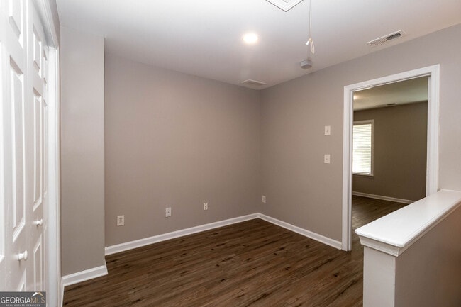 Building Photo - 745 Crestwell Cir