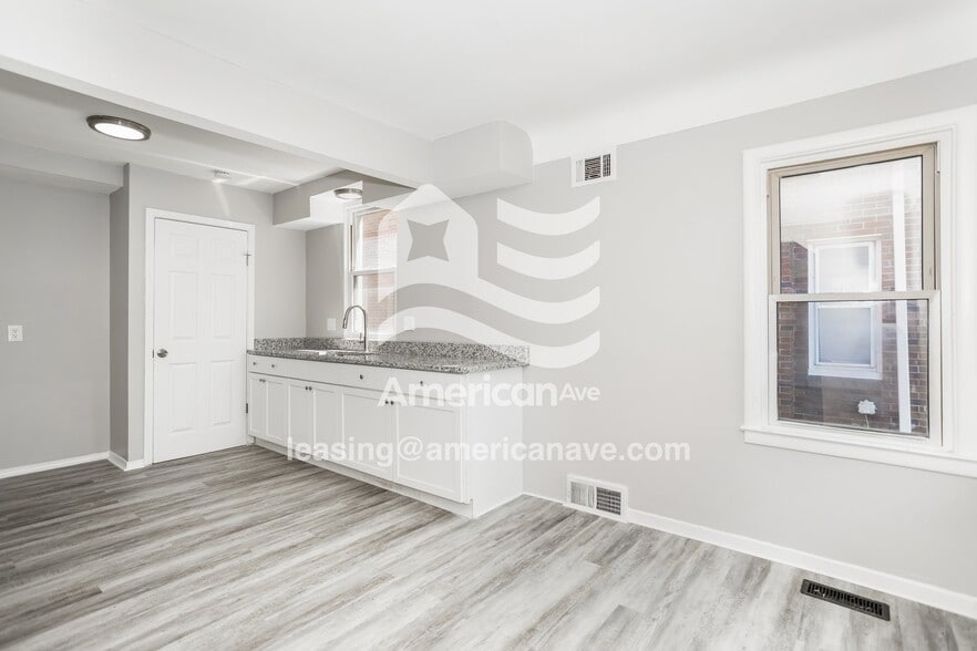 Building Photo - 16246 Fairfield St