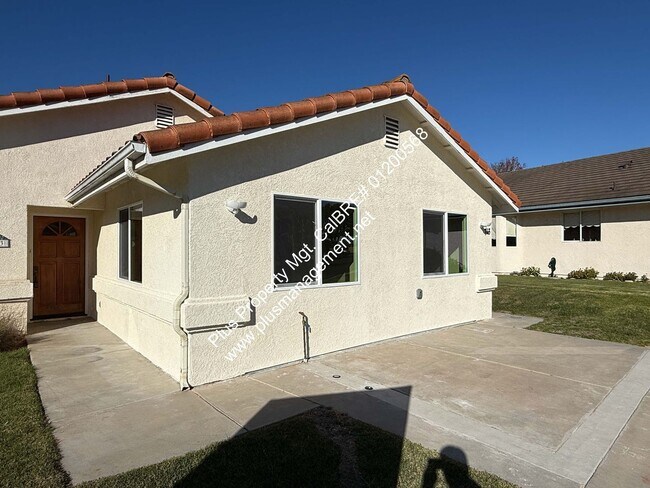 Primary Photo - R71300