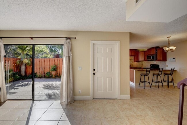 Building Photo - 3409 Spanish Wells Dr