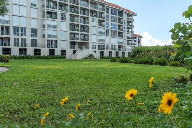 Building Photo - 4830 Osprey Dr S