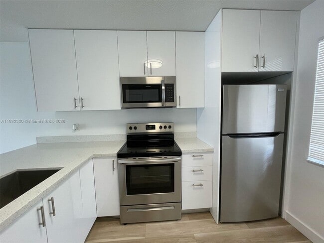 Building Photo - 8700 N Sherman Cir