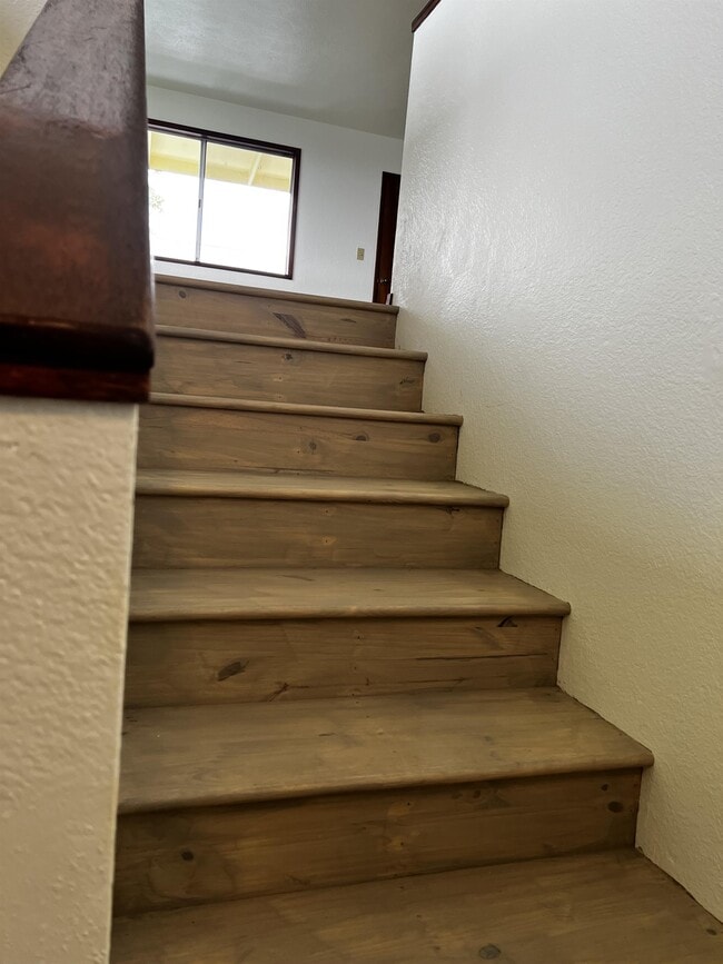 Building Photo - 25-209-209 Hana St