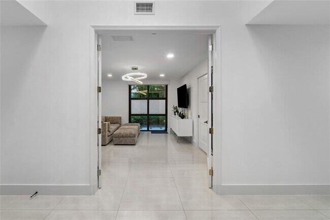 Building Photo - 6381 Via Rosa