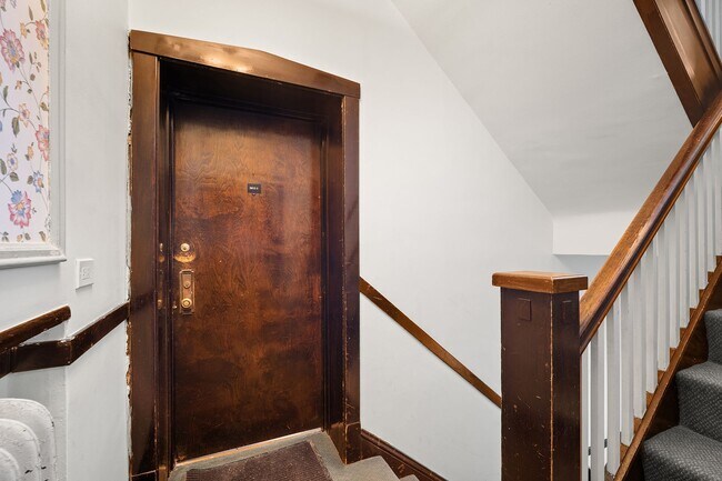 Building Photo - 2611 N Dayton St