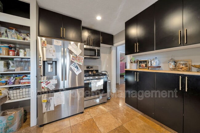 Building Photo - 90 W 7500 S