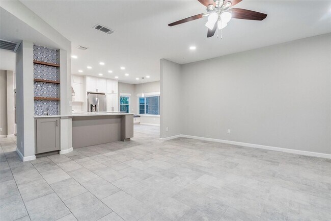 Building Photo - 10803 Sans Souci Pl