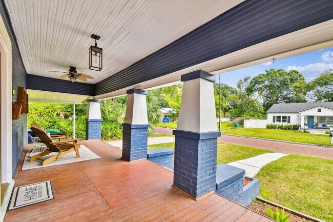 Building Photo - Riverside Heights Historic Bungalow!