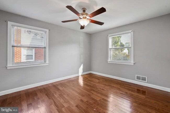 Building Photo - 10802 Blossom Ln