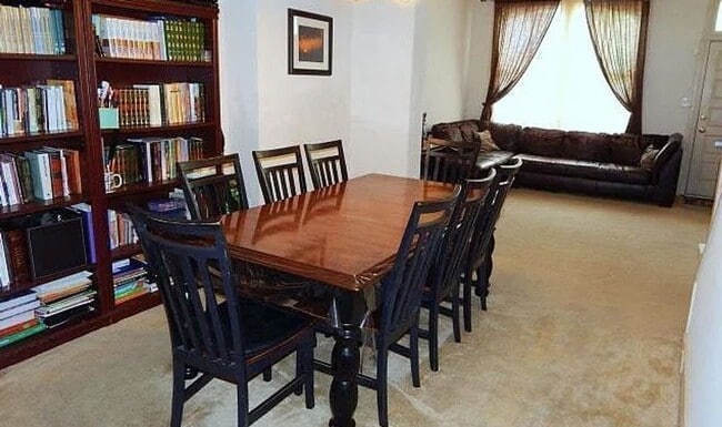 Building Photo - Historic 5 Bed 1.5 Bath in York