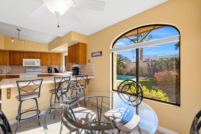 Building Photo - 53720 Avenida Carranza