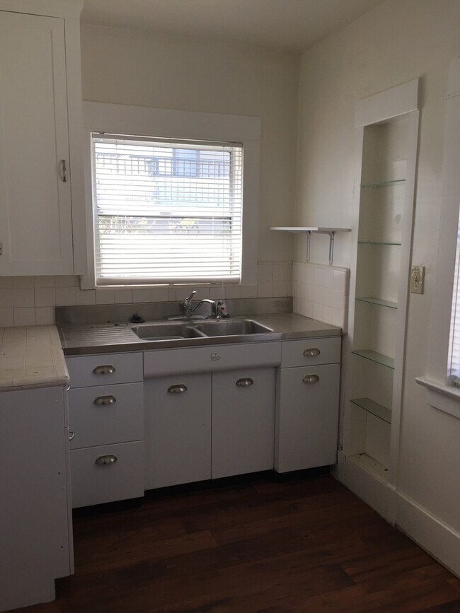 Building Photo - Hillcrest/North Park 3BR/1BR (or 2Br+Offic...