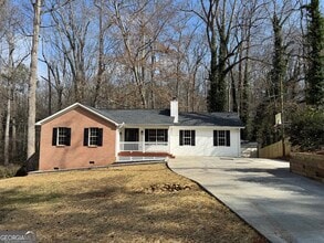 Building Photo - 115 E Greenwood Dr