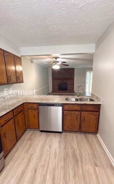 Building Photo - 102 Palisades Pointe