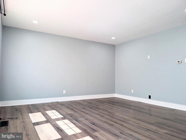 Building Photo - 3746 S Hereford Ln