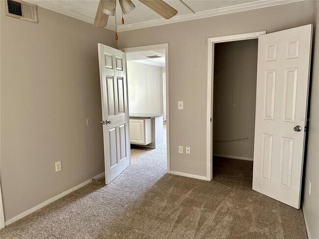Building Photo - 121 Oyster Bay Cir