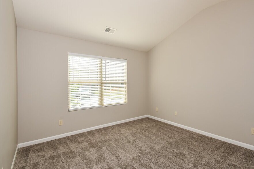 Building Photo - 930 Walking Stick Trail NE