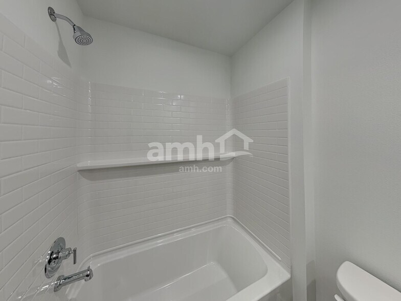 Building Photo - 8544 47th Pl NE