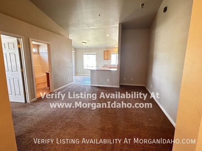 Building Photo - 2216 E Whispering Willow Ln