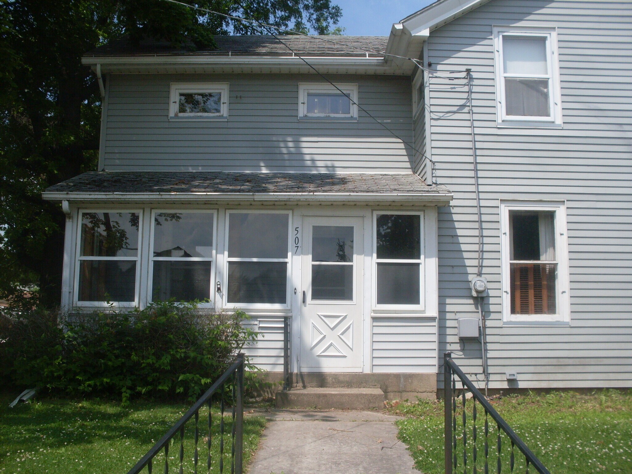 Building Photo - 507A N Division Ave