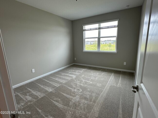 Building Photo - 609 Cherry Elm Dr