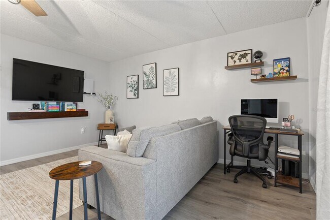 Building Photo - 1154 Paseo Del Sol