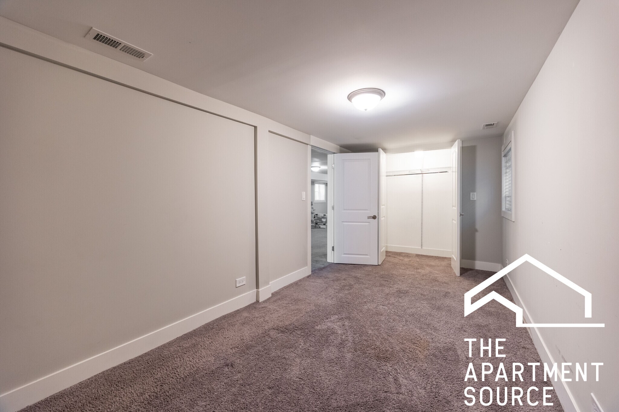 Building Photo - 3022 N Avers Ave