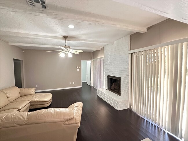 Building Photo - 10902 Bob White Dr
