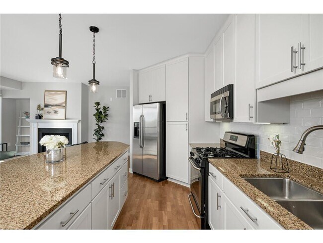 Building Photo - 317 Groveland Ave