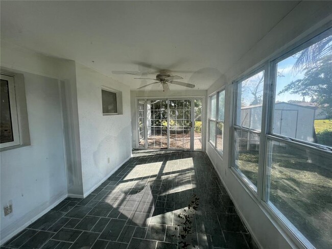Building Photo - 3220 Pinon Dr