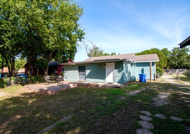 Building Photo - 3212 Wenz Ave