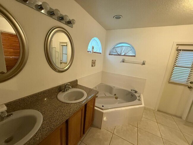 Building Photo - 2430 Coco Bay Cir