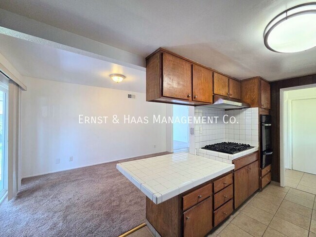 Building Photo - 873 E Turmont St