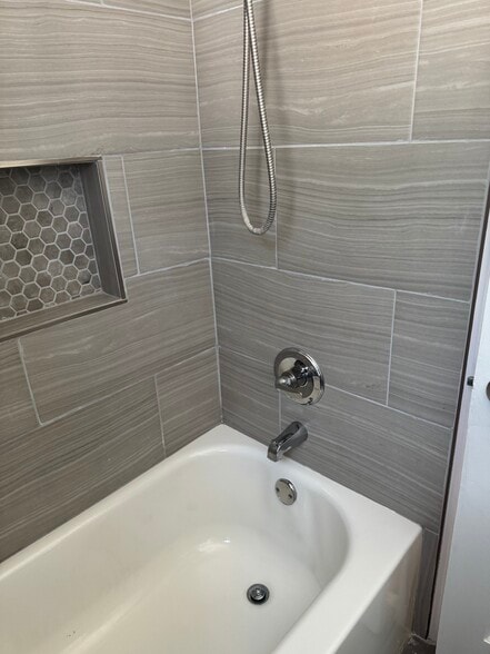 BATHROOM SHOWER HEAD - 6247 Oak Crest Way