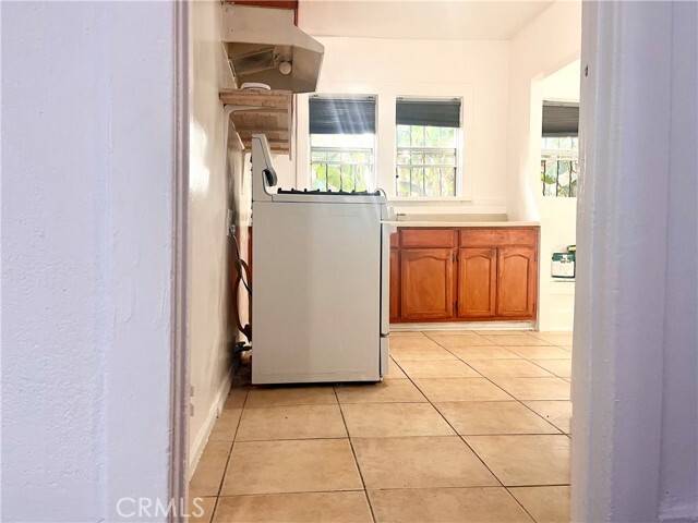 Building Photo - 900 W 52nd St