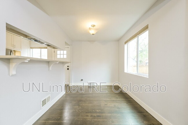 Building Photo - 1456 Elm St