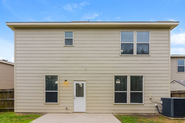 Building Photo - 11811 Dove Ranch