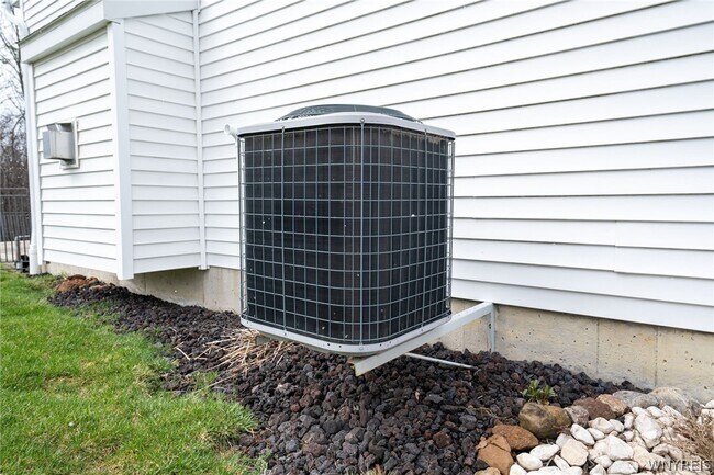 Building Photo - 5024 Woodway Ct