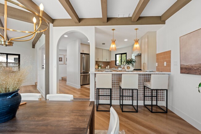 Building Photo - 6803 El Fuerte St