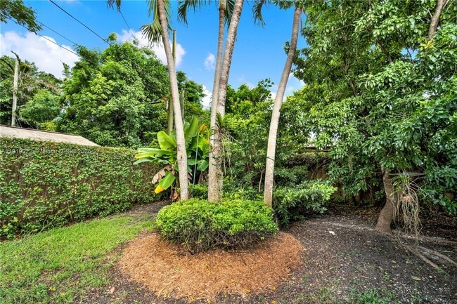 Building Photo - 6890 SW 51st St