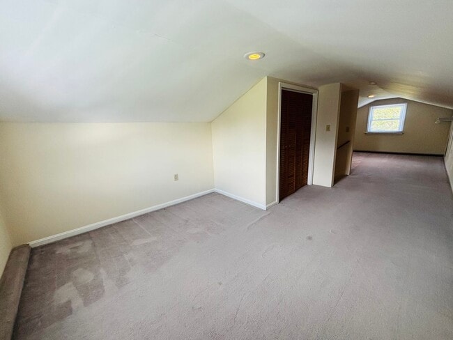 Building Photo - 1806 Brooksfield Rd
