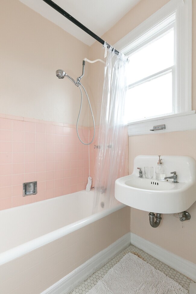 Building Photo - 3434 California St