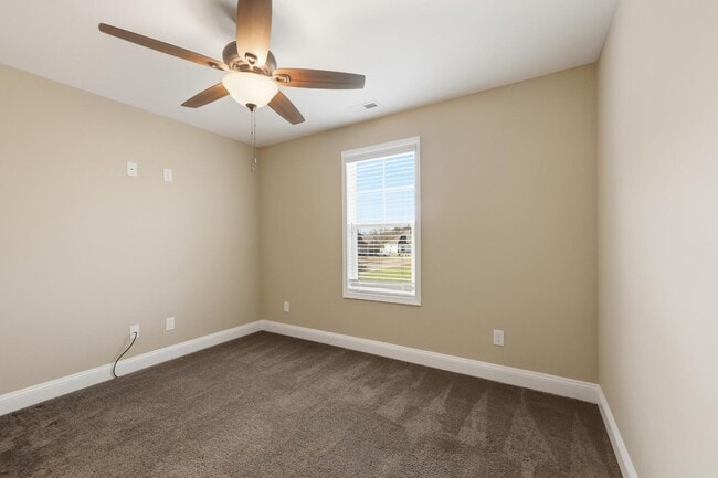 Building Photo - 206 Leland Ln