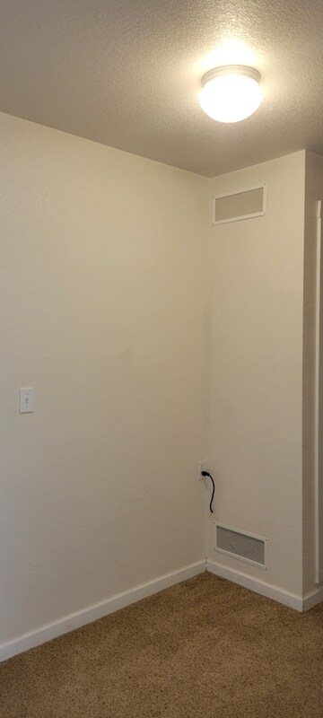 Building Photo - 1658 NE Foothill Blvd