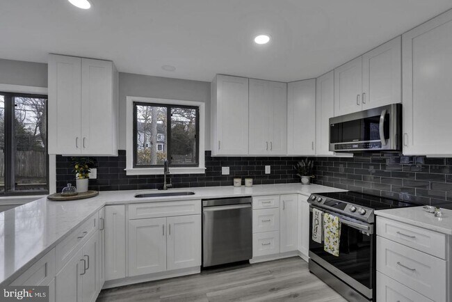 Building Photo - 10422 Woodbury Woods Ct