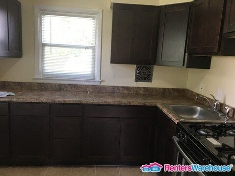 Building Photo - 110 La Sierra Dr