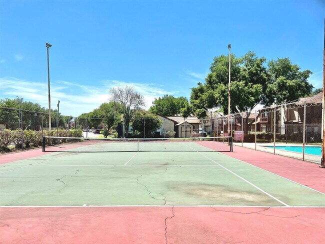 Building Photo - 12400 Brookglade Cir