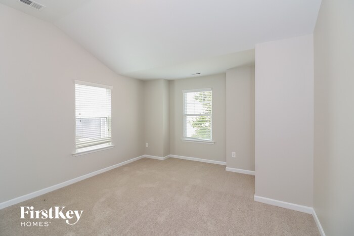 Building Photo - 400 Hill Crest Cir
