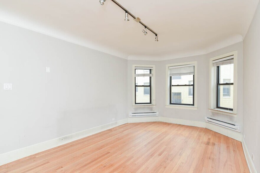 Building Photo - 2328.5 N Rockwell St