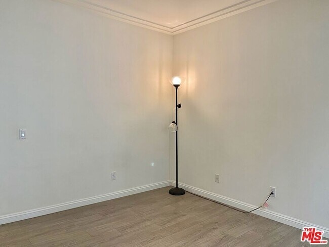 Building Photo - 2349 S Beverly Glen Blvd